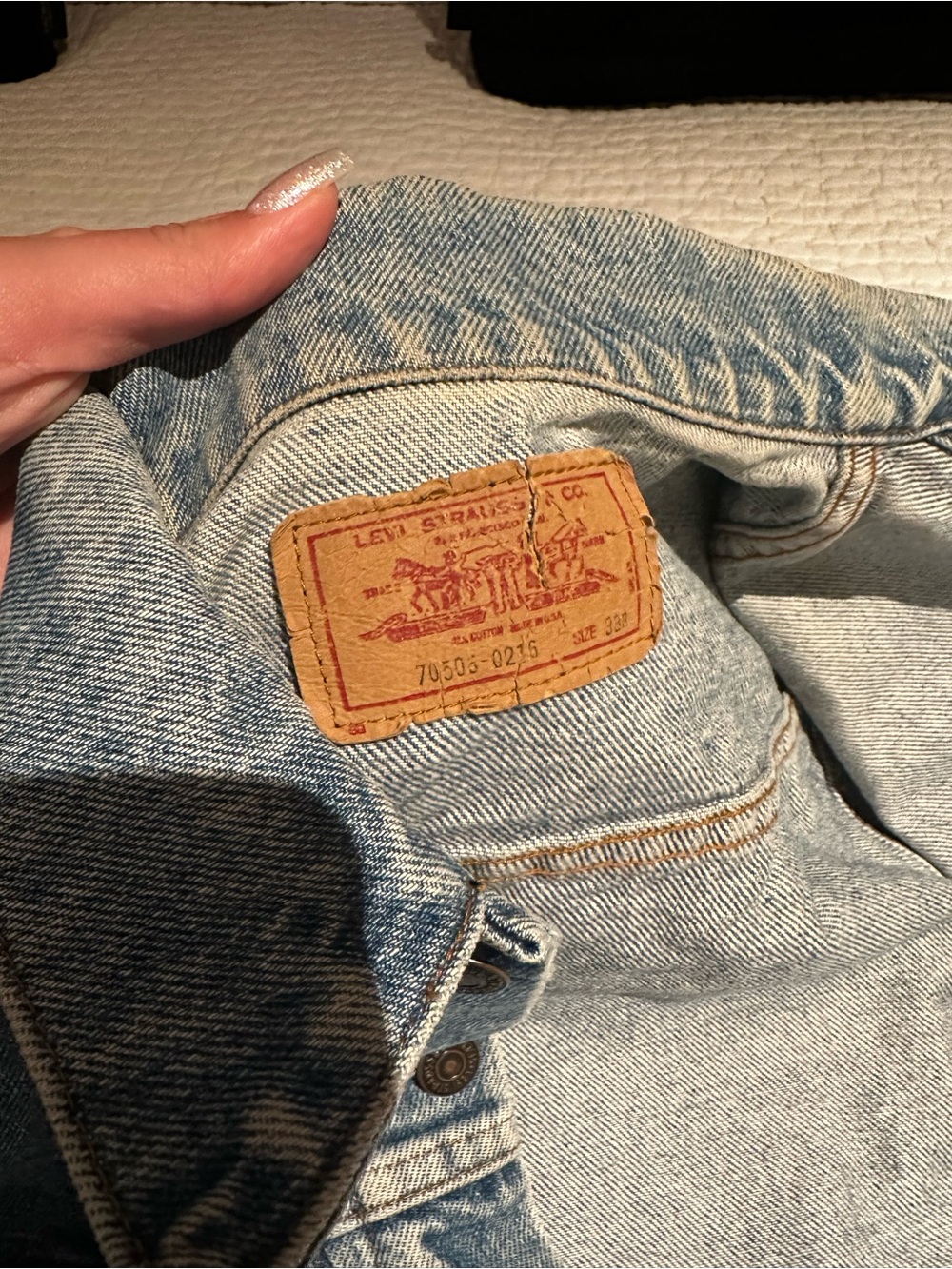 Vintage Levi's Light Blue Denim Trucker Jacket - Women's - Picture 6 of 9